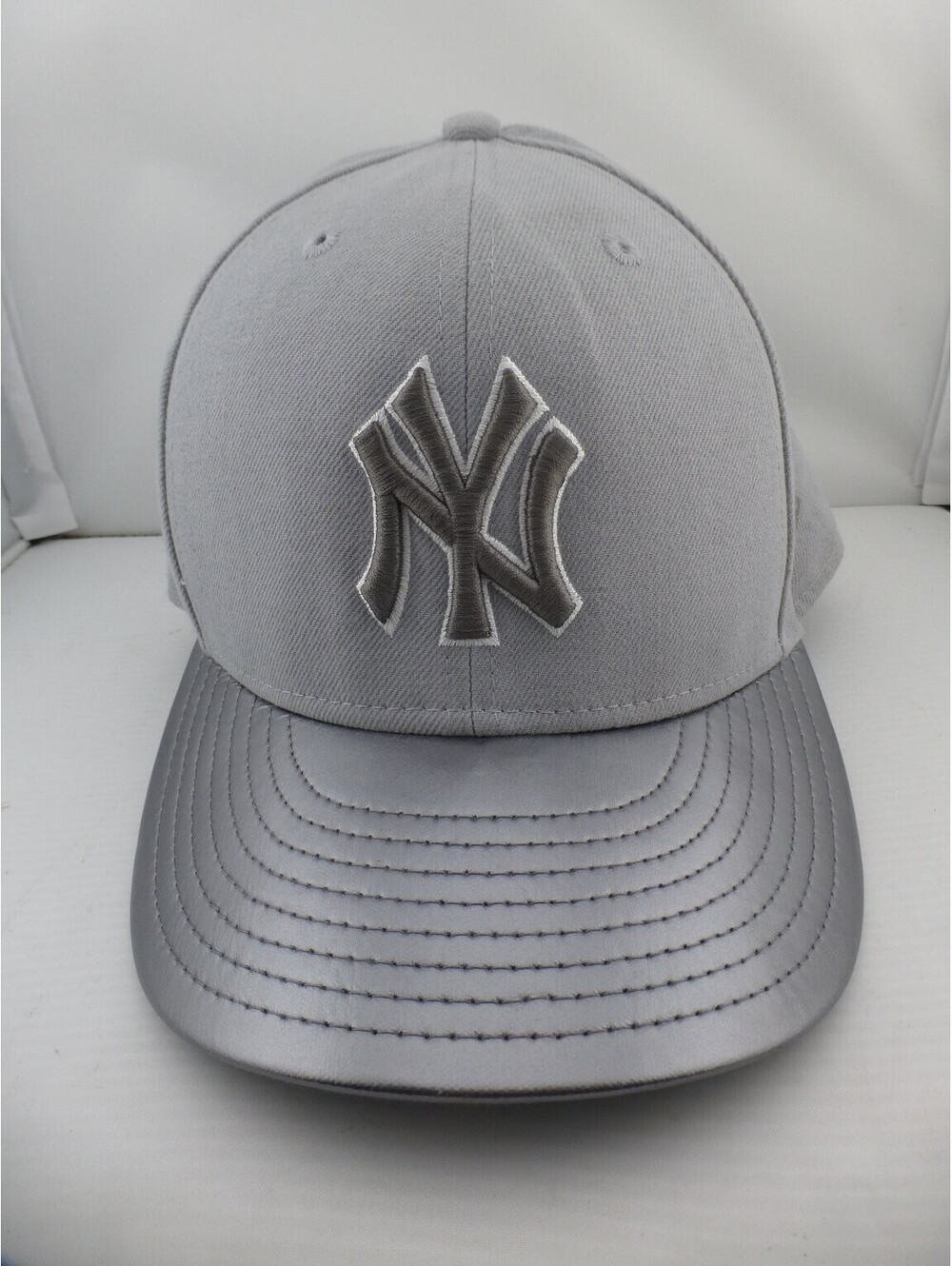 New Era 59FIFTY New York Yankees MLB Fitted Hat Cap Grey Silver Size 7 3/8 - F5